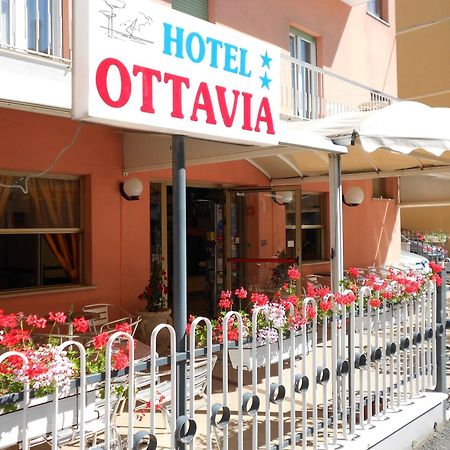 Hotel Ottavia Rimini Exterior foto