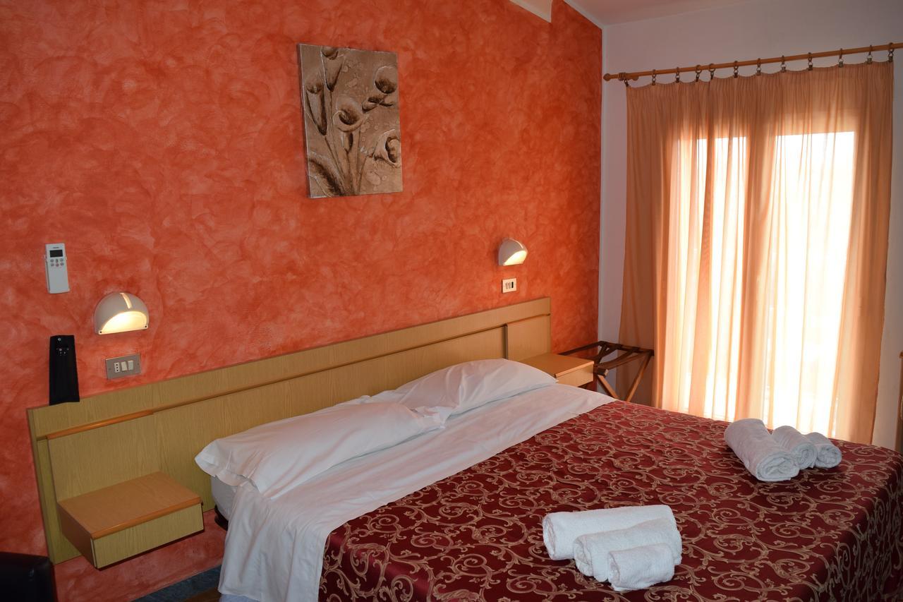 Hotel Ottavia Rimini Exterior foto
